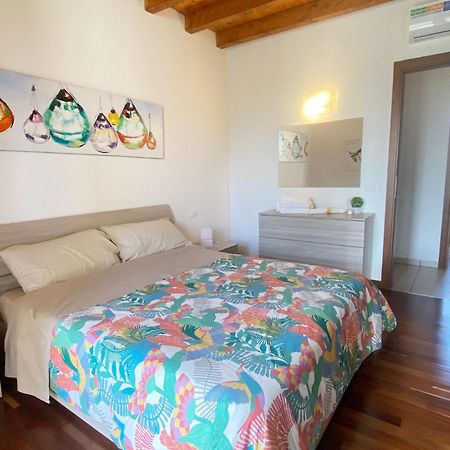 The Flowers - Apartments With Private Garden In Residence With Pool مانربا ديل جاردا المظهر الخارجي الصورة