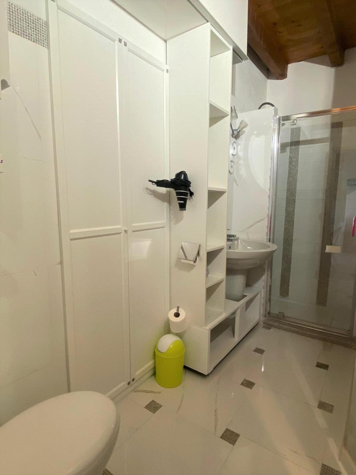 The Flowers - Apartments With Private Garden In Residence With Pool مانربا ديل جاردا المظهر الخارجي الصورة
