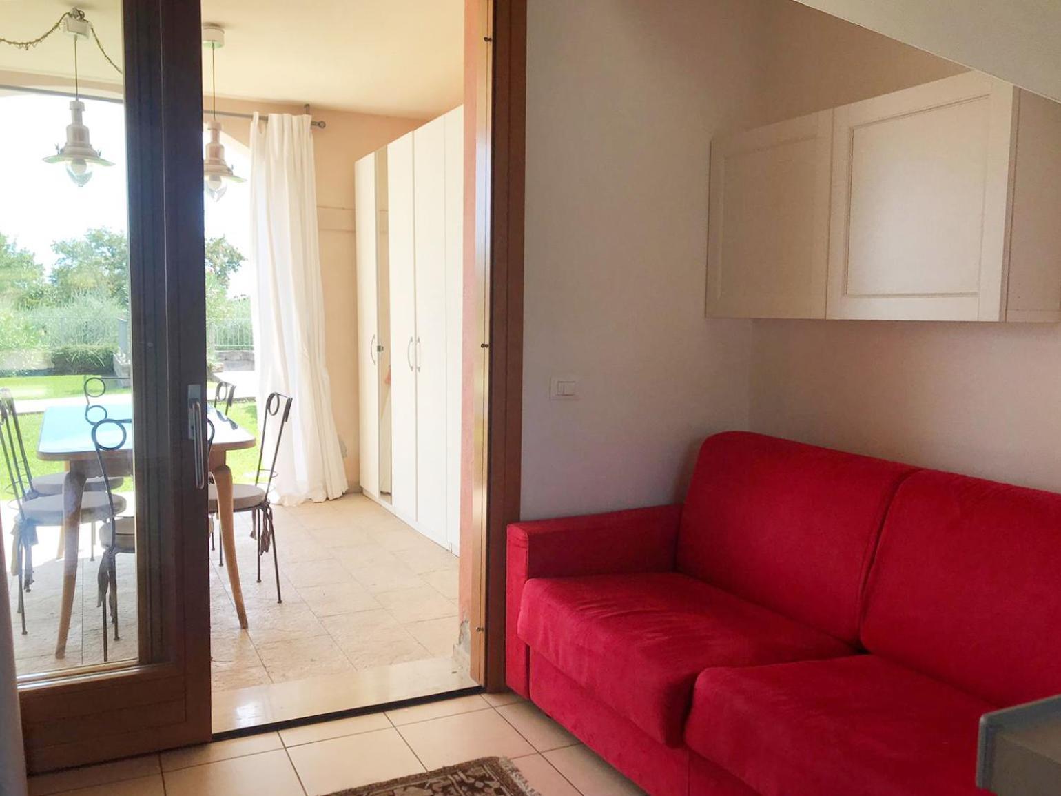 The Flowers - Apartments With Private Garden In Residence With Pool مانربا ديل جاردا المظهر الخارجي الصورة